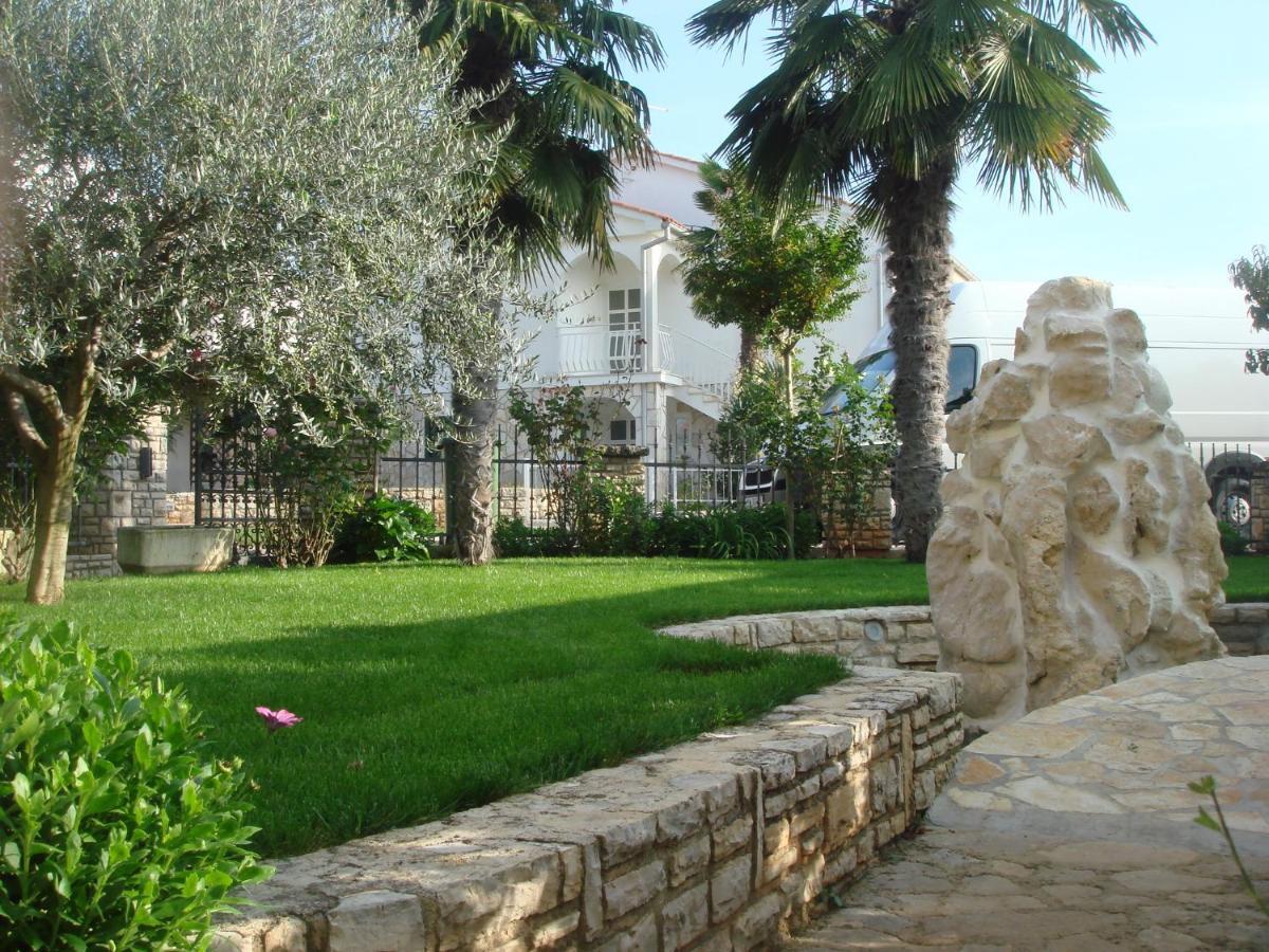 Apartments And Rooms Branka Novigrad  Exterior photo